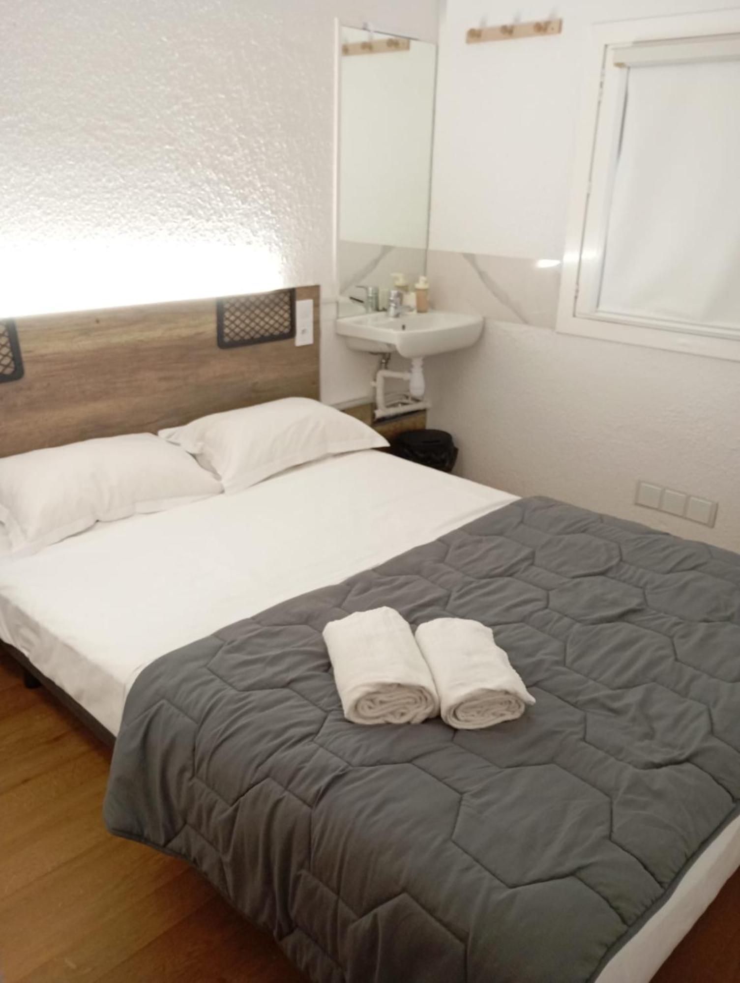 Hotel Thania Frontignan Buitenkant foto
