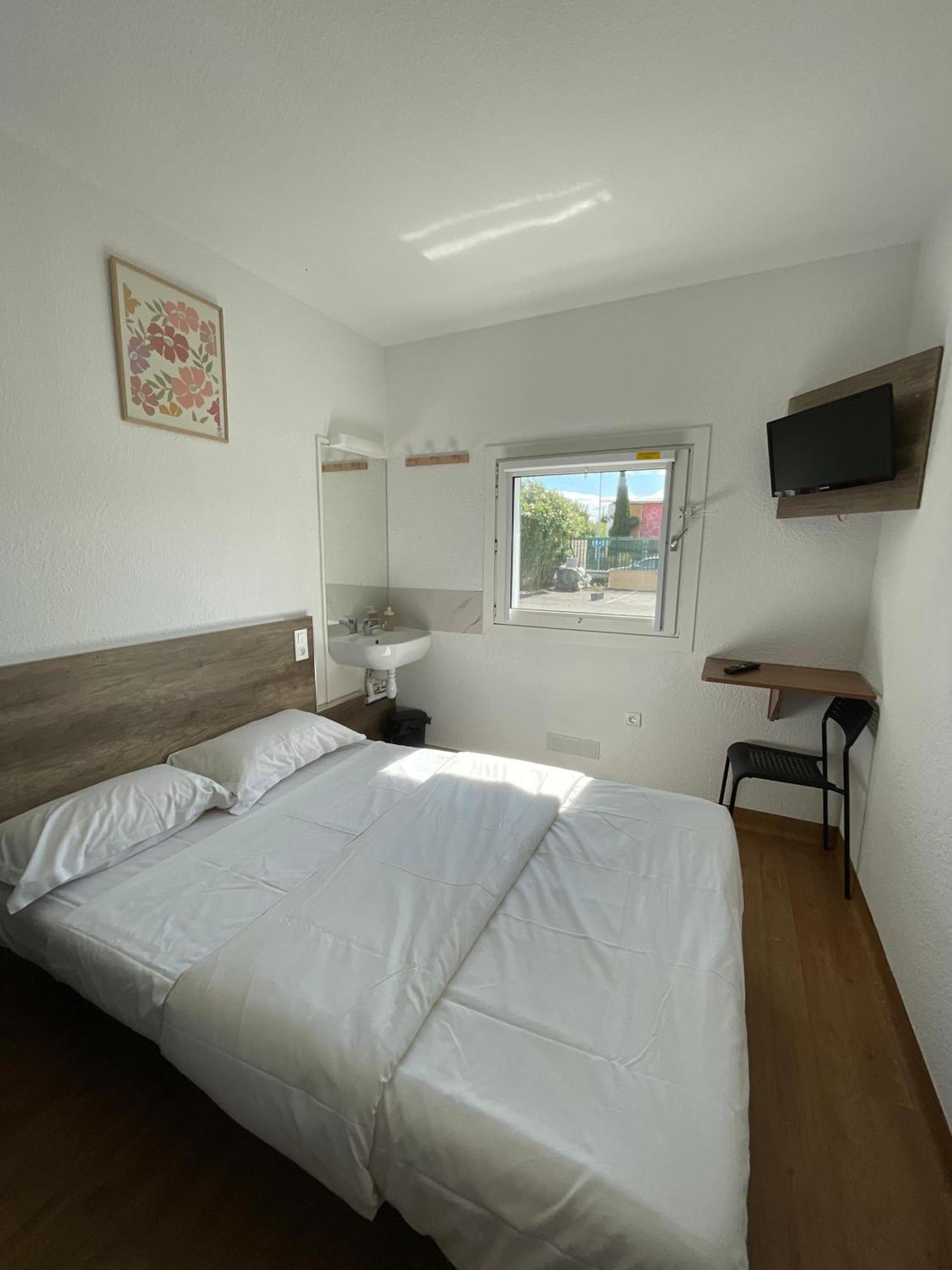 Hotel Thania Frontignan Buitenkant foto