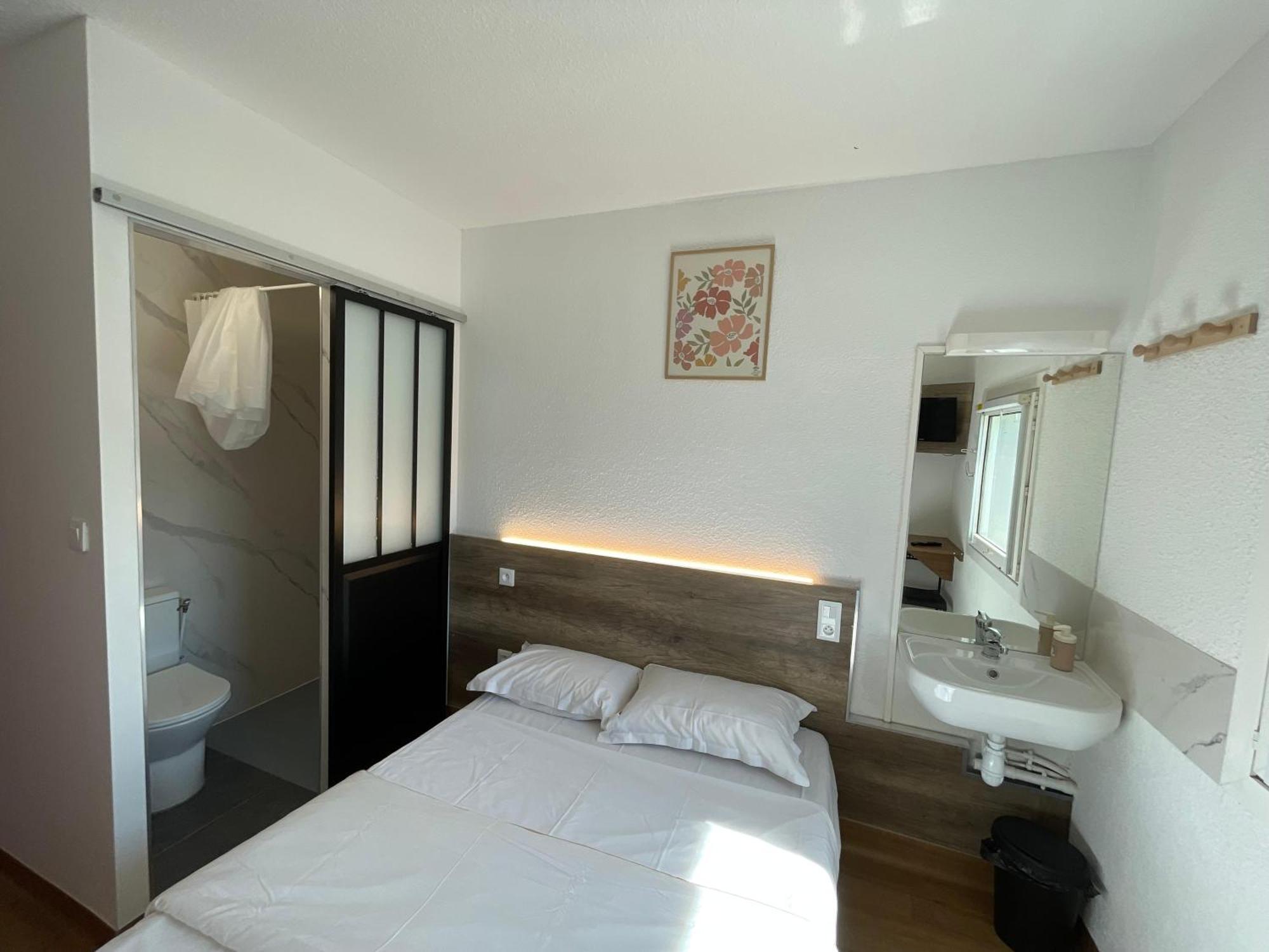 Hotel Thania Frontignan Buitenkant foto
