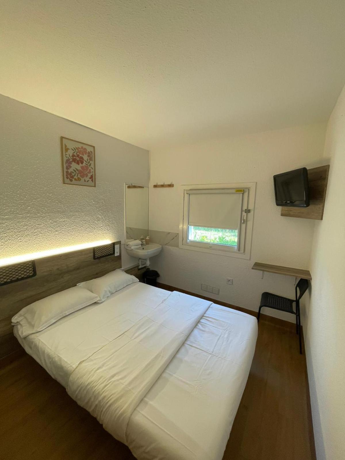 Hotel Thania Frontignan Buitenkant foto